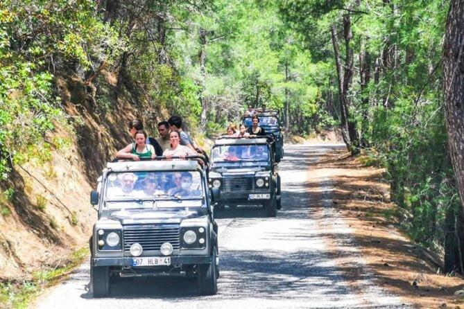 Hotel Pupin Нови Сад Екстериор снимка Jeeps on the island of Brač