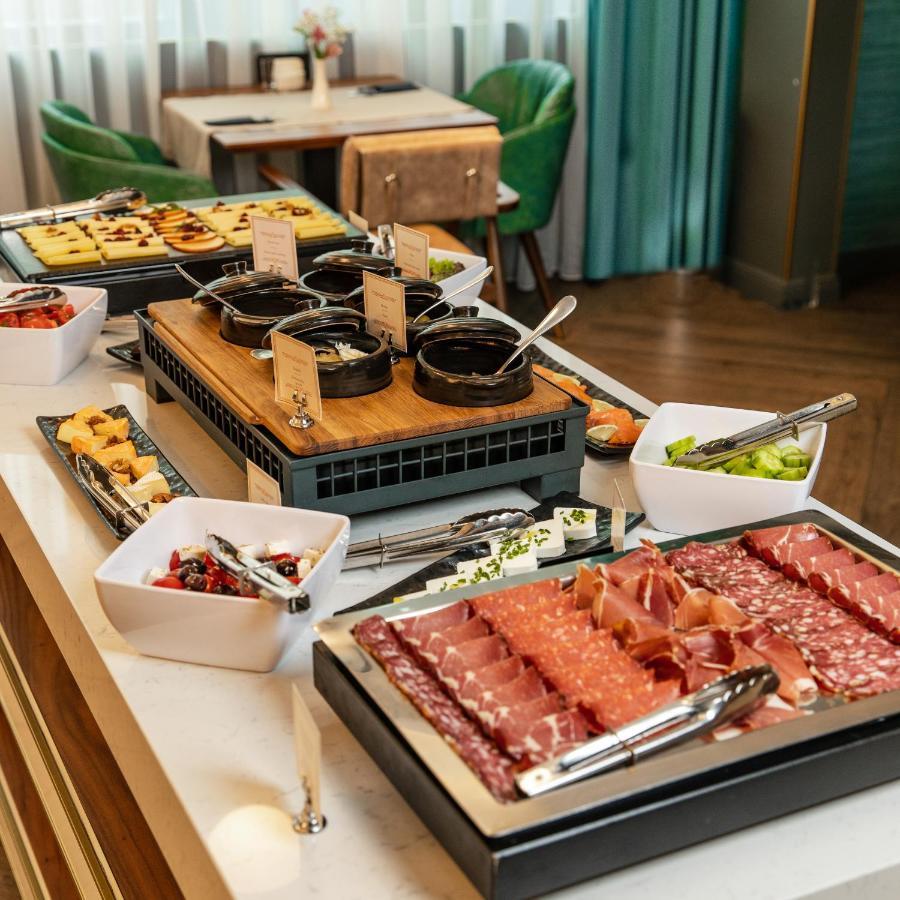 Hotel Pupin Нови Сад Екстериор снимка