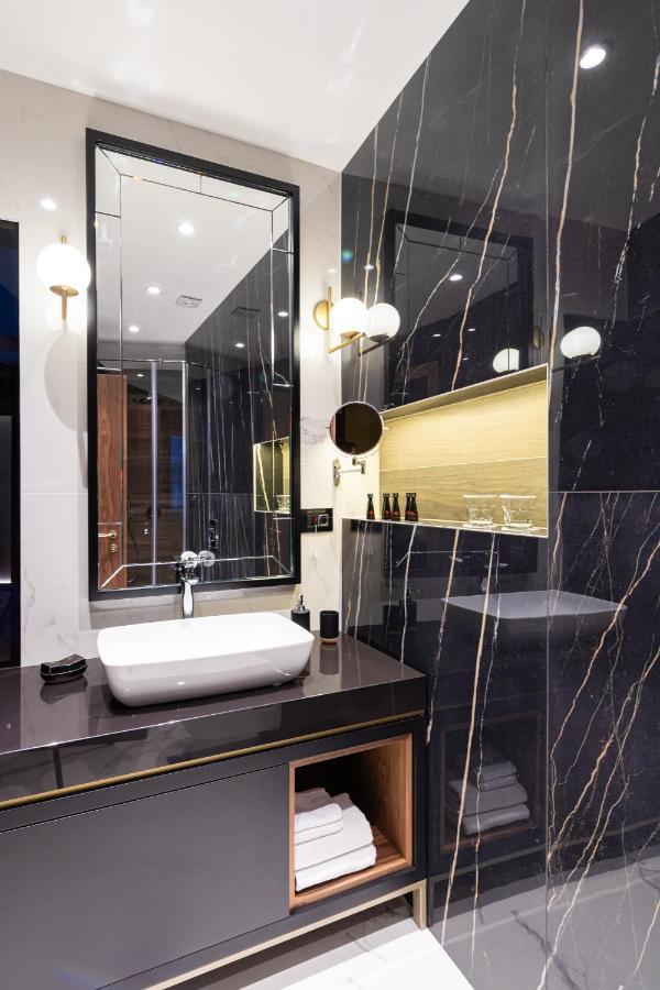 Hotel Pupin Нови Сад Екстериор снимка Bathroom