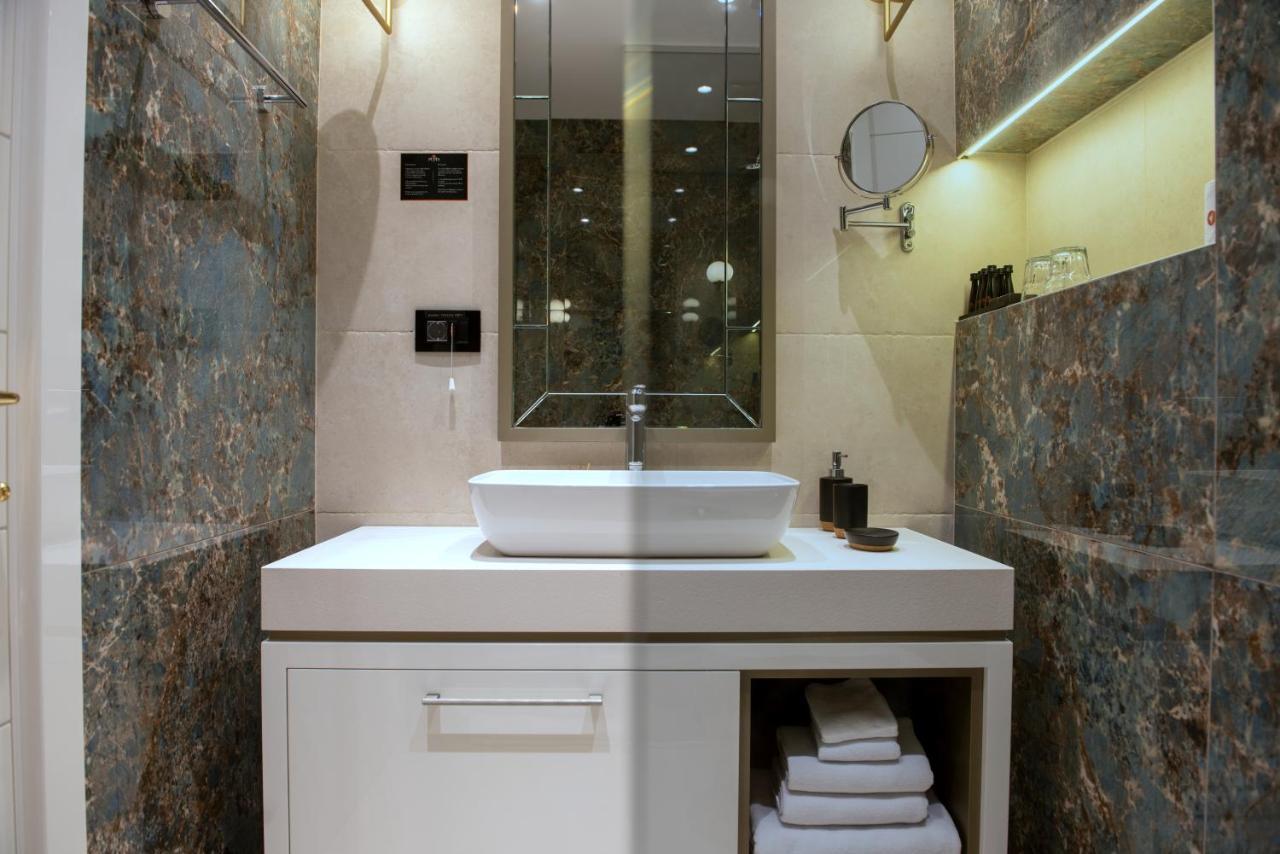 Hotel Pupin Нови Сад Екстериор снимка Bathroom